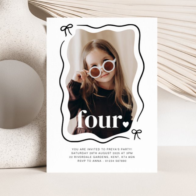 Bow Wavy Border Photo 4Anniversaire Invitation (Créateur téléchargé)