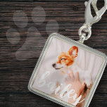 Breloque Moderne Jouer Simple Élégant Chic Photo Pet<br><div class="desc">Ce design simple et classique est composé de typographie serif et d'ajouter une photo personnalisée de votre animal de compagnie.</div>