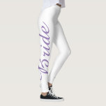 Bride violette Mariage de gâteau Leggings nuptiaux<br><div class="desc">Les légendes présentent une illustration originale de trois gâteaux mariages à plusieurs niveaux,  dépoli avec des fleurs,  et BRIDE en bas d'une jambe dans une jolie police violette. Parfait pour la mariée !</div>