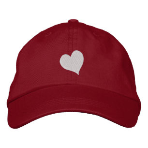 Brodée Casquette brodé au coeur minuscule