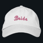 Brodée Casquette de fête de mariage pour la mariée blanch<br><div class="desc">Faire savoir à tout le monde qui est la mariée. Que les festivités commencent !</div>