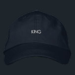 Brodée KING Men Super veut faire un garçon Casquette à la<br><div class="desc">Le casquette navy avec "KING" brodé à l'avant allie style et confort. Fabriqué en coton doux avec une sangle réglable,  il est parfait pour ceux qui veulent faire une déclaration à la mode.</div>