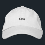 Brodée King Text brodé sur le Casquette de coton blanc él<br><div class="desc">Sentez-vous comme un roi chaque jour avec ce casquette blanc réglable, brodé avec un texte "King" en gras. Le tissu en coton offre un confort, tandis que la sangle réglable assure un ajustement doux pour l'usure toute la journée.</div>