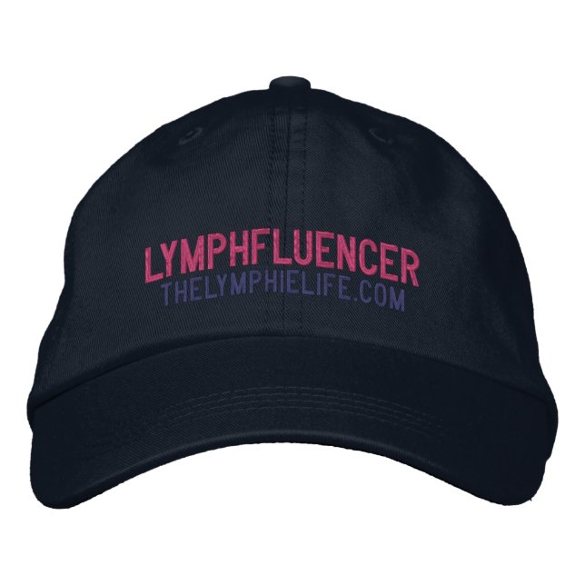 Brodée "Lymphfluencer" Casquette brodé (texte rose) (Devant)