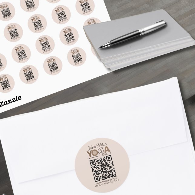 Brown Beige Moderne Avec Autocollant QR Yoga Studi (Créateur téléchargé)