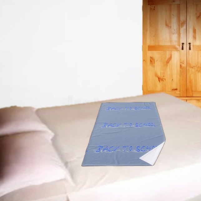BTS bleu foncé (This BTS Shadow-Blue Bath Towel, is great for your own personal use in the dorm, or at home!)