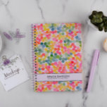 Bubble Thé arc-en-ciel rose orange vert NOM PERSON<br><div class="desc">Carnet PLANNER à thème brillant et brillant,  accrocheur aux yeux et féminin,  avec un motif inspiré du monde délicieux du thé à bulles,  incorporant des couleurs chaudes et vibrantes de vert,  orange,  rose,  jaune et bleu. avec deux lignes de texte personnalisé. Ajoutez facilement votre nom en utilisant le modèle</div>