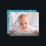 Budget 1ère carte de Hanukkah avec étoile de David<br><div class="desc">« Mon premier Hanukka. » Une représentation visuelle ludique de faux flocons de neige en papier doré, d'étoiles de David et de typographie manuscrite blanche, se superposant à la photo de votre choix, vous aide à inaugurer Hanukka et la nouvelle année. Au dos, des flocons de neige supplémentaires en faux...</div>