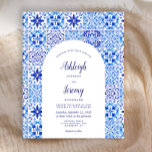 Budget Arch Portugais Carrelage Bleu Invite Mariag<br><div class="desc">Ce design rustique est orné d'un motif arrière - plan de carreaux portugais bleu et blanc d'aquarelle, ou azulejos. Personnalisez-le avec les noms de la mariée et du marié dans le script de calligraphie bleu et le texte restant dans une combinaison de sans serif, cuivre et italique sur une forme...</div>