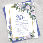 Budget Blue White Floral 30e anniversaire Invitati<br><div class="desc">De jolies roses blanches et des fleurs bleues sont nichées dans des feuilles vert foncé sur un cadre doré.</div>