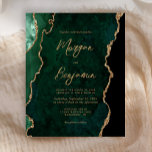 Budget Emerald Green Agate Script Wedding Invitati<br><div class="desc">Cette élégante invitation de mariage présente une image arrière - plan d'agate d'aquarelle vert émeraude parée de parties scintillant en faux or. Le texte personnalisable combine écriture manuscrite moderne couleur or,  cuivre et polices italiques. L'envers présente un design coordonné vert émeraude et or agate.</div>