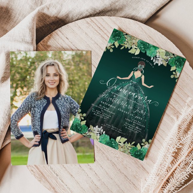 Budget Emerald Green Photo Quinceanera Invitation (Créateur téléchargé)