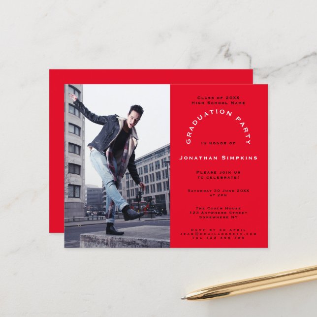 Budget Grad Photo Red Graduation Party Invitation (Devant/Arrière en situation)
