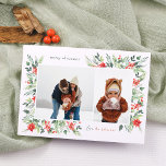 Budget hiver Botaniques & Holly Noël 2 Photo<br><div class="desc">Un design élégant et économique de carte photo de Noël, avec deux photos personnalisées : un paysage et un portrait, dans un cadre blanc chic. Le cadre est niché à l'intérieur du délicat feuillage aquarelle, créant une disposition naturelle organique. Le feuillage comprend des feuilles verdoyants et des baies rouges vifs....</div>