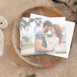 Budget Minimaliste Chic Photo H Enregistrer la dat<br><div class="desc">** LE PAPIER SATIN EST PAPIER MINCE. METTEZ À NIVEAU LE PAPIER POUR UN PAPIER PLUS ÉPAISSE. A UNE OPTION POUR ENVELOPPES. *** Économisez de l'argent sur les invitations avec cette petite invitation qui a une option pour les enveloppes. Préparez vos invités pour l'extraordinaire mariage avec votre photo minimaliste chic...</div>