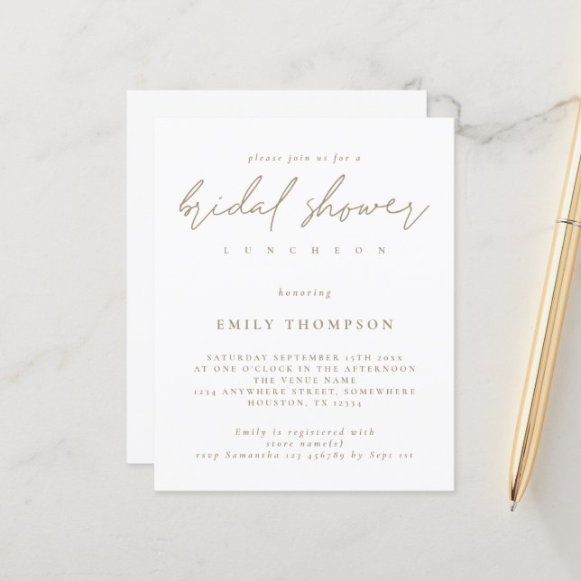 Budget Moderne Gold Script Bridal Shower Invitatio (Devant/Arrière en situation)