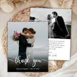 Budget Moderne Script Mariage Photo Carte de remer<br><div class="desc">Budget moderne Mariage lettres main Merci photo abordable faible budget carte mince. Mariage moderne élégant merci modèle avec une photo verticale complète sur l'avant avec le texte superposé "Merci" dans une police de script de typographie en blanc sur l'image. ***VEUILLEZ NOTER! *** LE DOCUMENT BUDGÉTAIRE/VOL EST EN PAPIER MINCE. ***...</div>