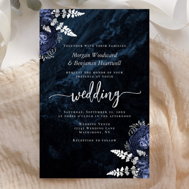 Budget Navy Blue Silver Floral Wedding Invitation (Créateur téléchargé)