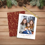 BUDGET Red Gold Script Joyeux Noël Photo<br><div class="desc">BUDGET Red Gold Simple Script Modern Joyeux Noël Photo Holiday Card avec vos photos préférées et un script simple mais élégant Joyeux voeux de Noël. Le dos est orné d'un motif festif mais élégant de feuilles en feuille d'or, de pins et d'autres plantes botaniques d'hiver sur un arrière - plan...</div>