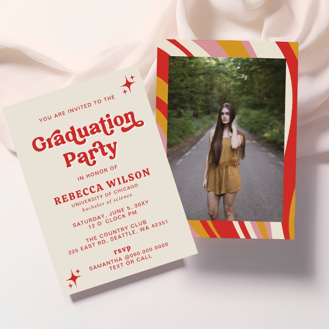 Budget Retro Super Red les années 70 Graduation Pa (Retro Groovy Ivory Red 70s Graduation Party  Photo Invitation)