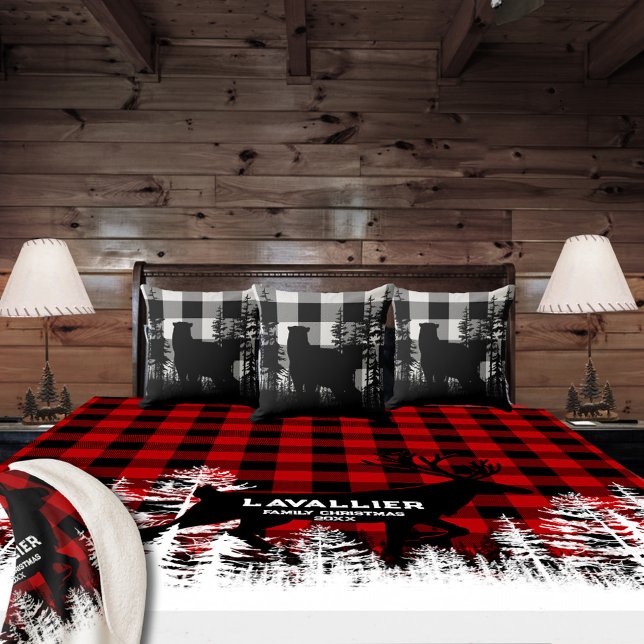 Buffalo Plaid Snowforest Staer Deer Nom de famille (Buffalo Plaid Snowy Forest Stag Deer Family Name Sherpa Blanket)