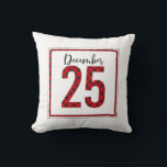 Buffle rouge noir Chèque Oreiller de Noël<br><div class="desc">Ce coussin carré de vacances met en vedette les mots "25 décembre" avec une bordure rouge rustique et noir de buffle chèque et un motif de buffle assorti au dos. Amusez-vous pour votre décor de vacances de Noël à la ferme. Conçu pour vous par Blackberry Boulevard</div>