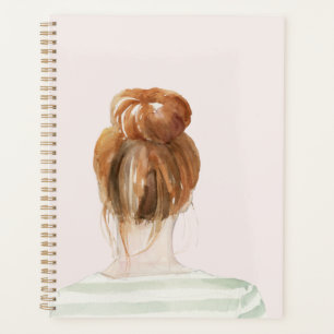 Bun de noeud à cheveux rouges