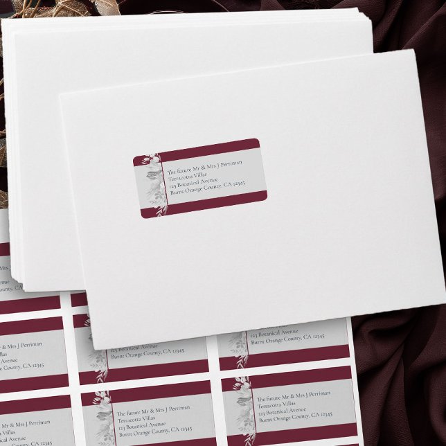 Burgundy Grey Botanique Foliage RSVP Étiquette de  (RSVP envelope address labels in burgundy and grey from the Foliage Duet Collection by Darling & May)