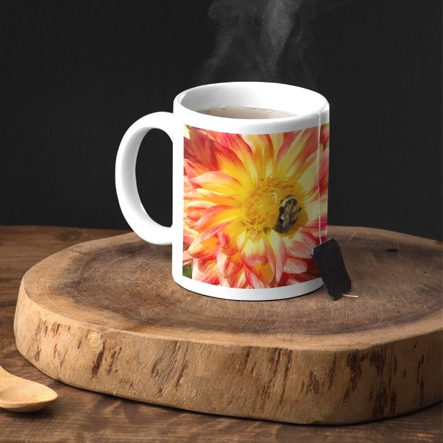 Busy Bees With Dahlia And Purple Thistle Mug (Créateur téléchargé)