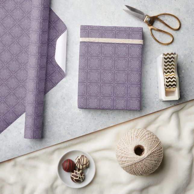 Cadeau Blanc sur le papier d'enveloppement du graphique c (Artisanat)