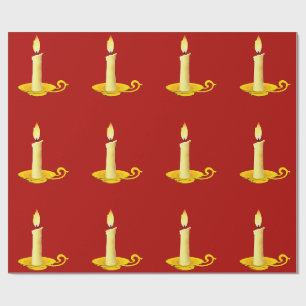 Cadeau Bougies blanches sur papier d'emballage rouge