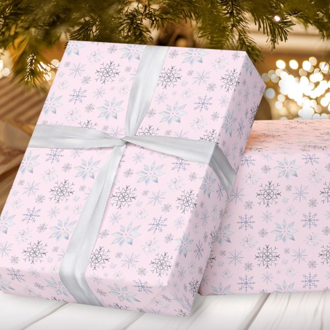Cadeau Flammes de neige d'hiver Papier d'enveloppement de (Winter Snowflakes Pink Christmas Wrapping Paper)