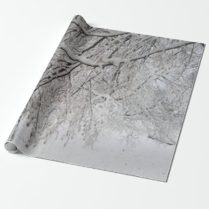 Cadeau La neige a couvert le papier d'emballage d'arbre -