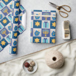 Cadeau Papier d'enrobage de surface Hanoukka<br><div class="desc">Une Menorah,  l'étoile de David,  Dreidel et Gift confectionnent vos cadeaux pop avec ce papier d'emballage charmant. Coordonnez votre maison avec toute la collection Hanoukka Quilt !</div>