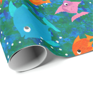 Cadeau Poisson amusant coloré dans le papier d'enveloppem