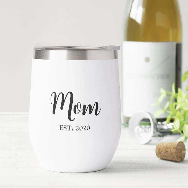 Cadeau pour nouvelle maman (Mom established elegant script personalised wine tumbler gift for Mother's day or just because!)