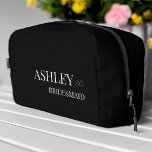 Cadeaux de femme de chambre sac noir personnalisé<br><div class="desc">Noir et blanc simple élégant minimaliste mariée cadeaux personnalisées sac de nom fête de mariée faveurs</div>