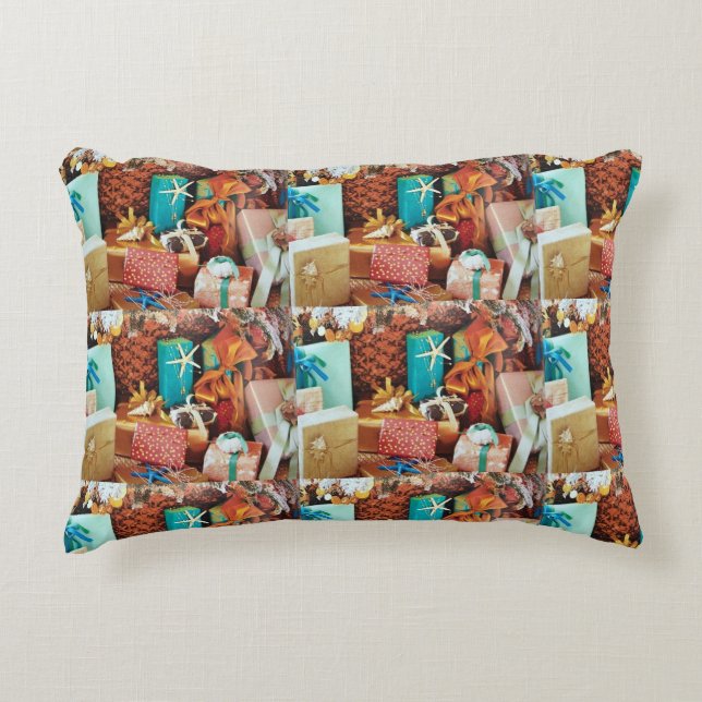 **CADEAUX DE NOËL À PROFUSION**  COUSSIN (Devant)