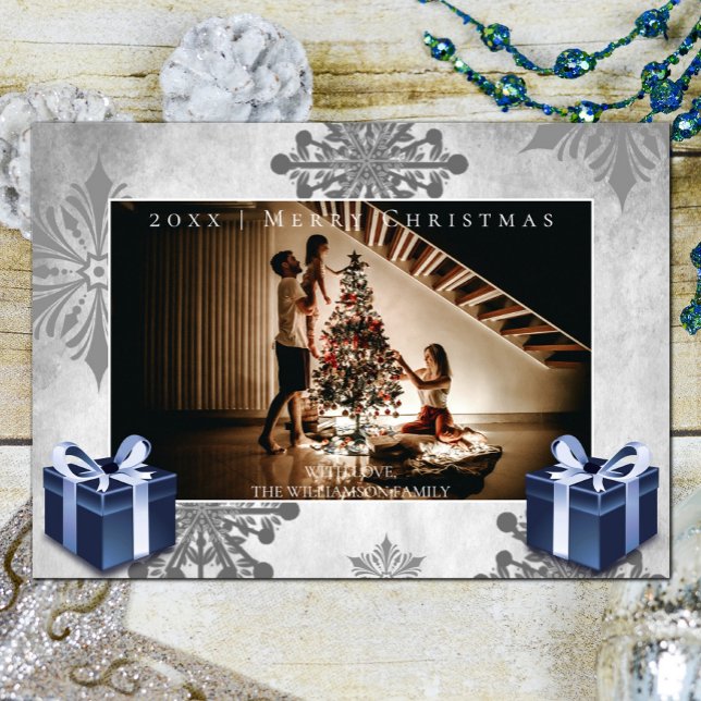 Cadeaux de Noël bleu et Carte photo de flocons de  (Blue Christmas Gifts and Snowflakes Holiday Photo Card)