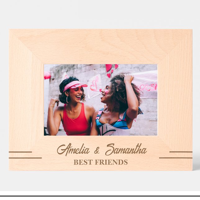 Cadre en bois simple avec nom d'amis gravé (Créateur téléchargé)