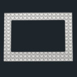 Cadre Magnétique Motif coeur en verre argenté<br><div class="desc">Cadre magnétique motif en verre argenté.  Cliquez sur "Customisez-le !" pour redimensionner/repositionner l'image motif du coeur d'argent et changer la couleur de l'arrière - plan.   Le design du coeur de verre d'argent est idéal pour un cadeau du 25e anniversaire du mariage ou une fête.</div>