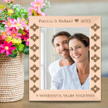 Cadres Gravés 5e anniversaire de Mariage en bois 8x10<br><div class="desc">Faites de votre 5e anniversaire de mariage un moment inoubliable grâce à notre cadre photo personnalisé en bois gravé. Ce magnifique cadre photo gravé est une façon unique et sincère de commémorer votre journée spéciale. Fabriqué à partir de bois de haute qualité, ce cadre photo de gardien de jalon est...</div>