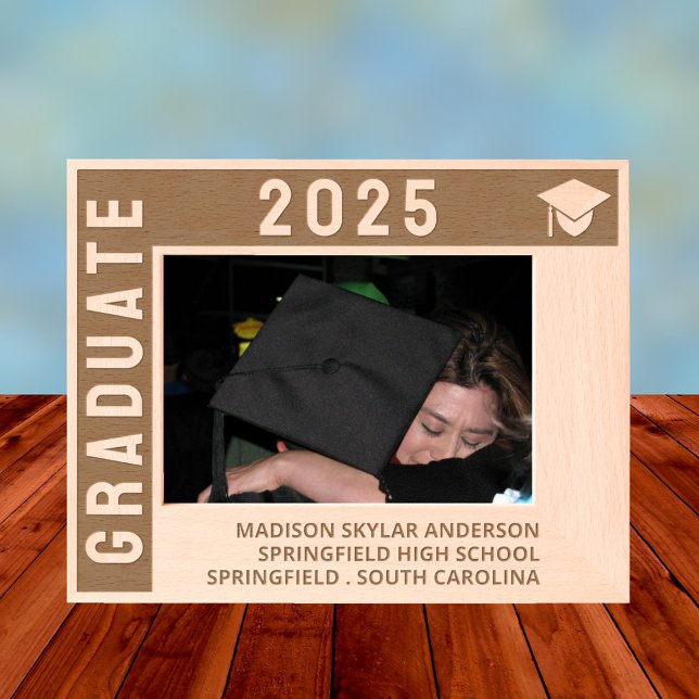 Cadres Gravés Grad 2025 Moderne Simple 7x5L Diplôme (This bold modern reverse etched design sets this personalized graduation picture frame apart)