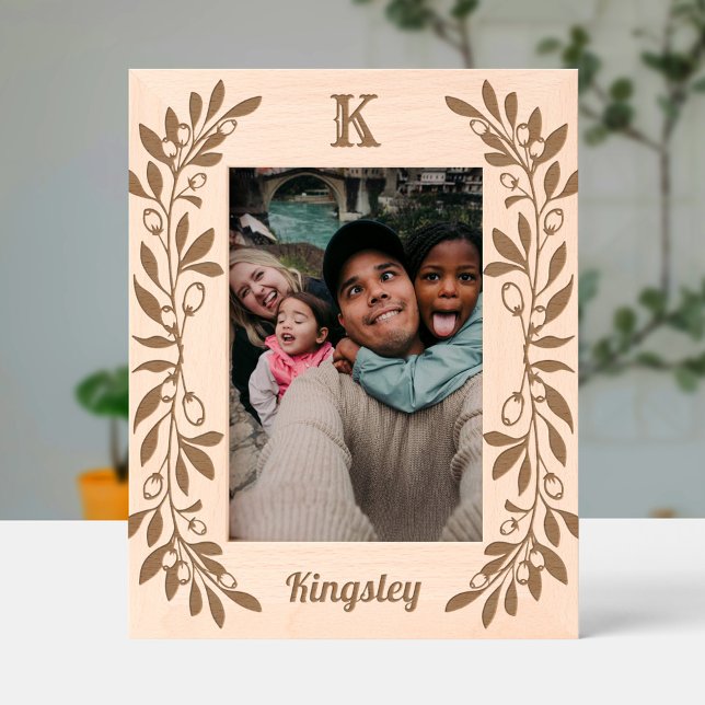 Cadres Gravés Lush Berry Sprigs Monogramme et nom (Créateur téléchargé)