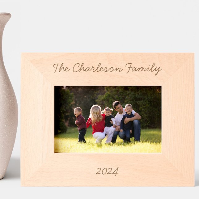 Cadres Gravés Nom de famille personnalisé Date (Personalized family name and year modern script font etched photo frame)