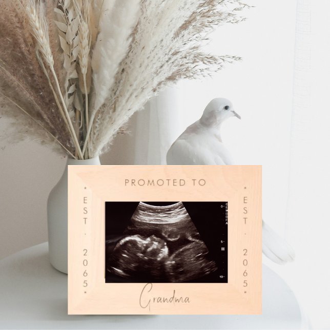 Cadres Gravés Promu à grand-mère en bois (Créateur téléchargé)