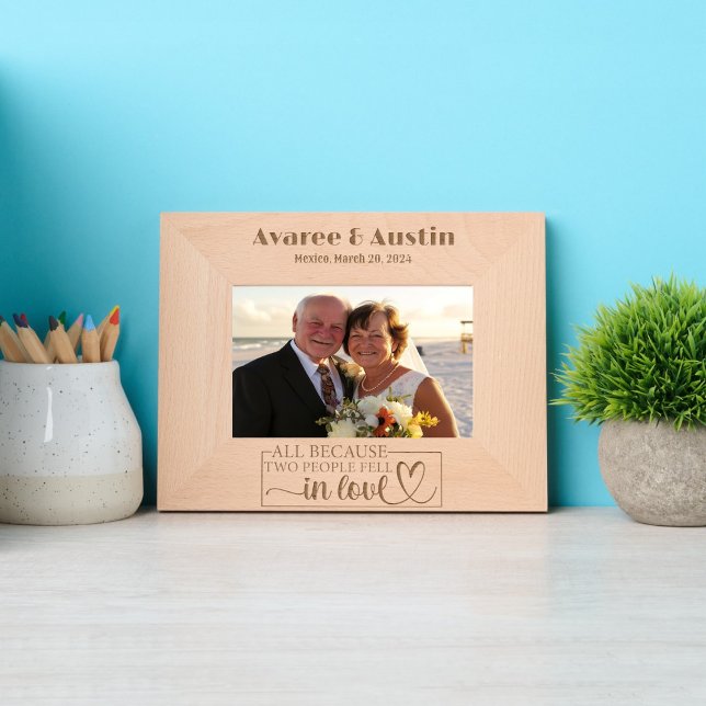 Cadres Gravés Tout Parce Que Deux Personnes Sont Tombées Dans Un (Créateur téléchargé)