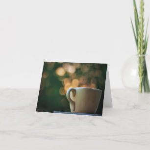 Café avec les cartes de pointage du soleil