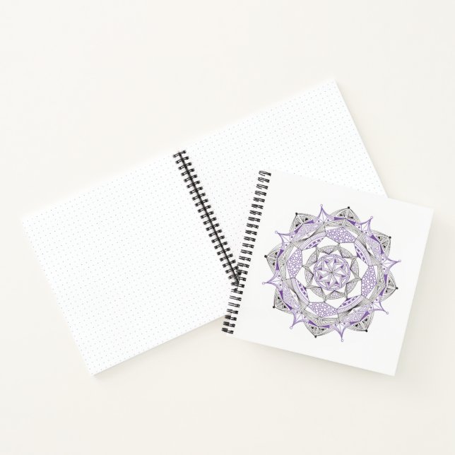 Cahier à reliure spirale avec motif mandala violet (Intérieur)