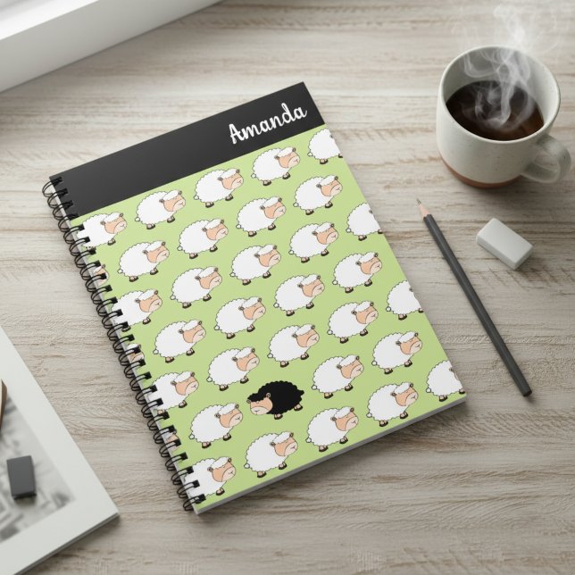 Cahier à spirale personnalisé avec nom Mouton noir (Whimsical black sheep spiral notebook with custom name.)